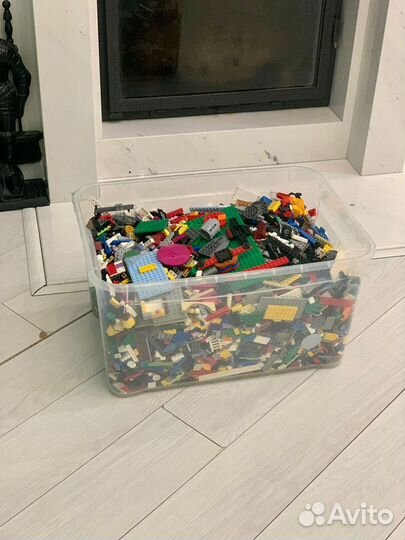 Коробка деталей лего