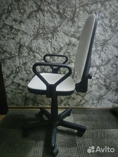 Компьютерное кресло