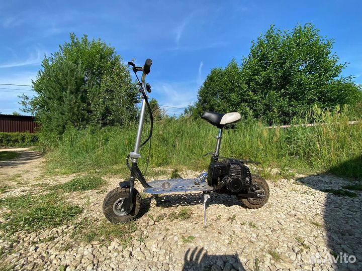 Мотоциклы и скутеры