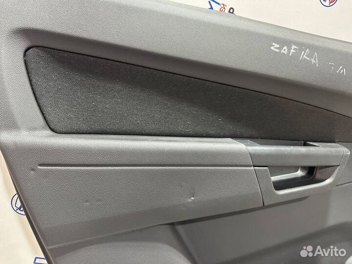 Обшивка двери Opel Zafira B