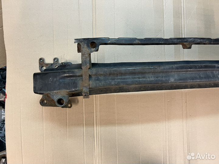 Усилитель переднего бампера Skoda Octavia A5