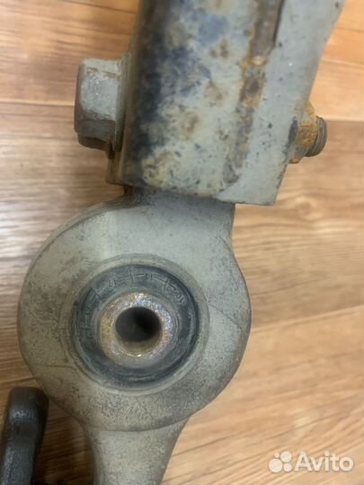 Нижнии рычаги