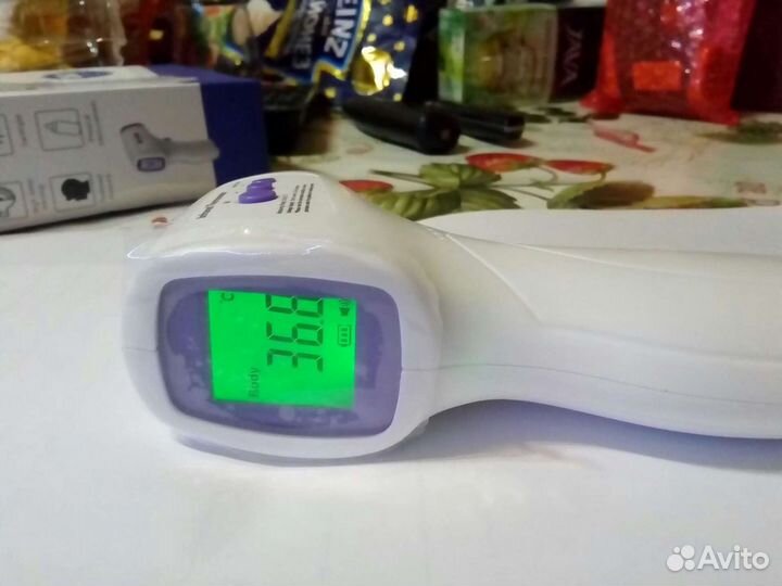 Бесконтактный термометр новый