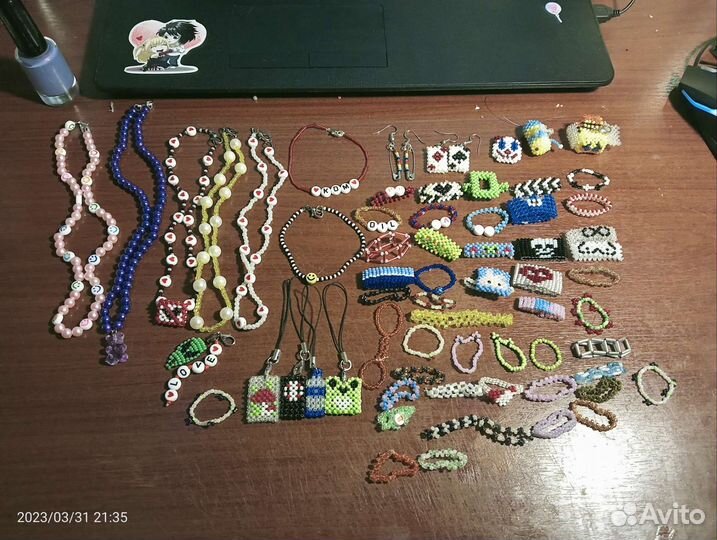Украшения, аксессуары из бисера