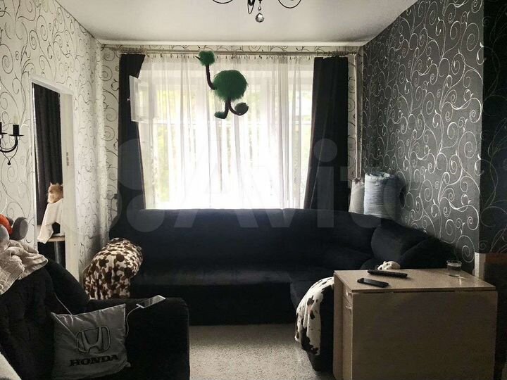 2-к. квартира, 40 м², 3/3 эт.