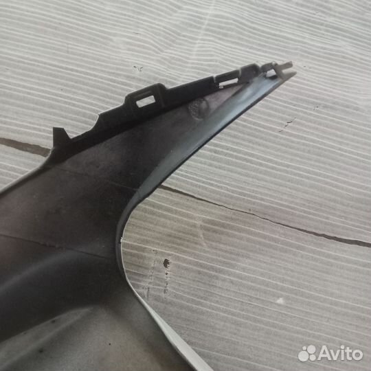 Пластик плуга правый Suzuki gsxr 600/750 11-16