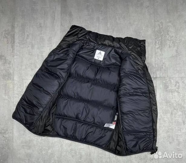 Жилетка nike acg primaloft