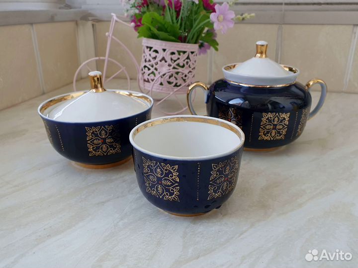 Набор: сахарница, масленка и чашка