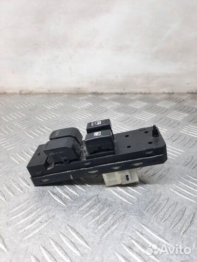 Блок управления стеклоподъемниками Suzuki Sx4