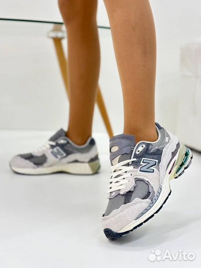 New Balance 2002R: Шаг к Стилю и Комфорту 