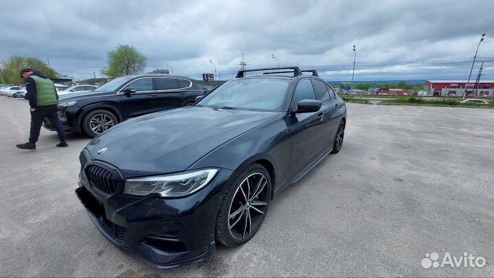 Багажник Turtle Air 3 Premium на крышу BMW G20