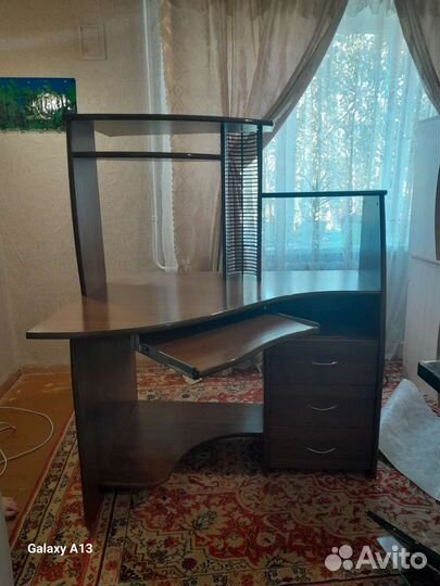 Компьютерный стол