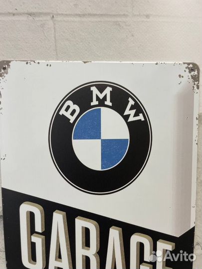 Декор на стену BMW Garage