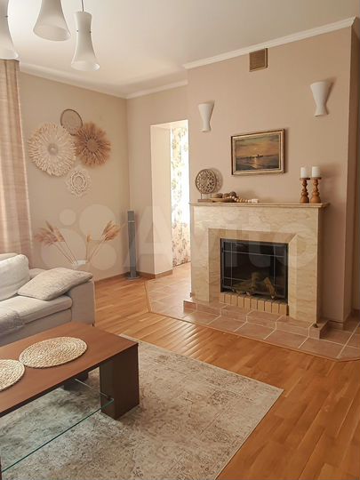 Коттедж 220 м² на участке 9 сот.