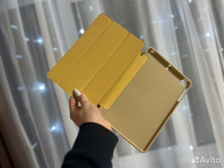 iPad mini 3 на 16 гб + новый чехол