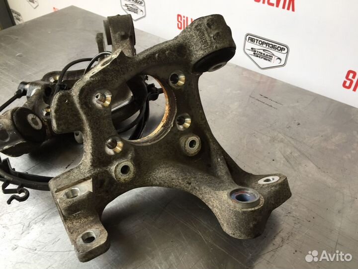 Задний поворотный кулак ауди S4 В7