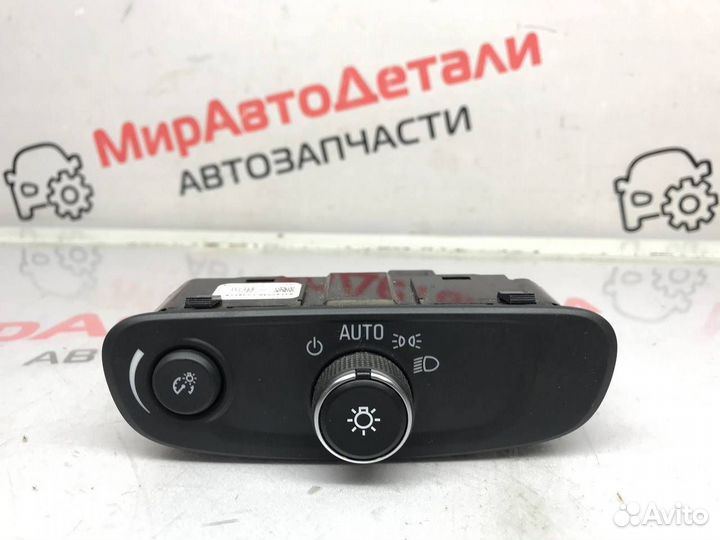 Переключатель света Chevrolet Malibu 9 2018