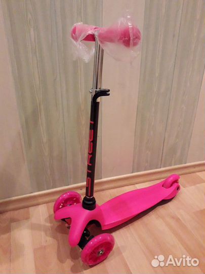 Самокат свет. колёса (Макс. нагр 60кг ) новый