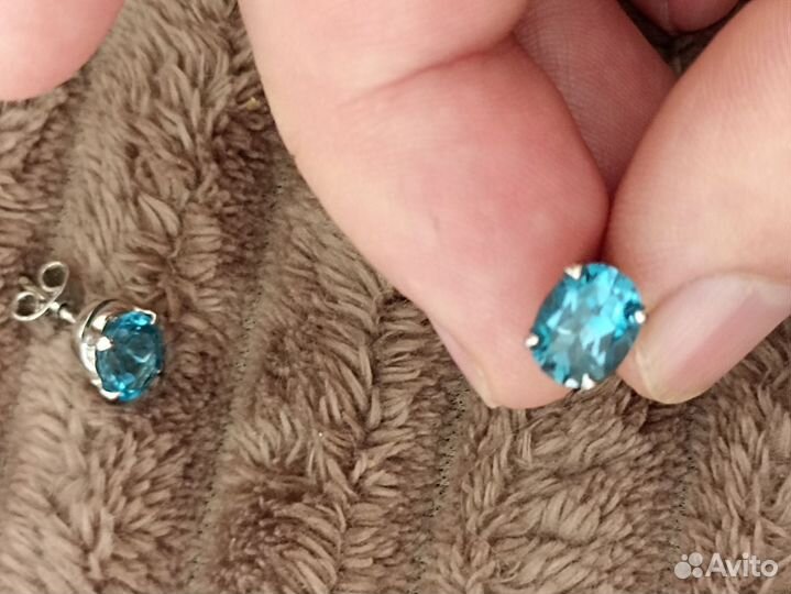 Серебряные серьги с голубым топазом