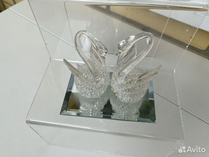 Фигурка лебеди стекло