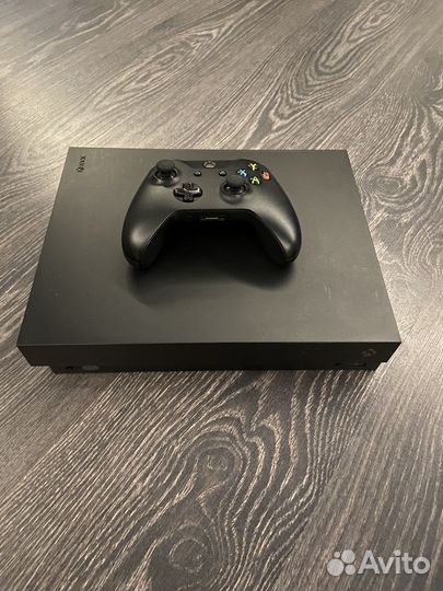 Xbox One x 1tb