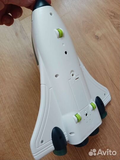 Игрушка космический шатл