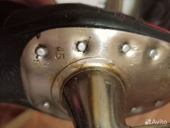 Коньки хоккейные