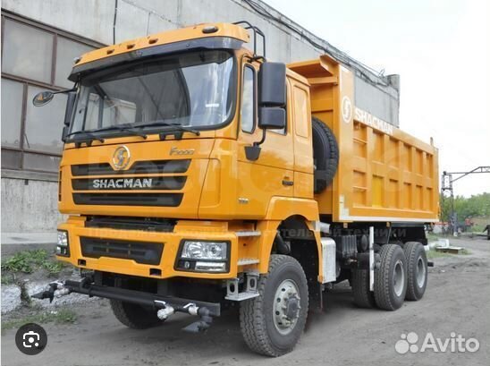 Водитель самосвала