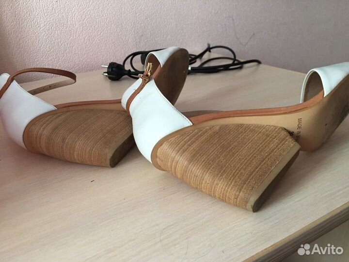 Босоножки женские