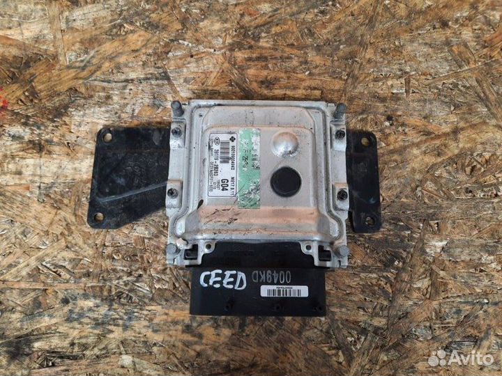 Блок управления двигателем Kia Ceed ED G4FC 2010