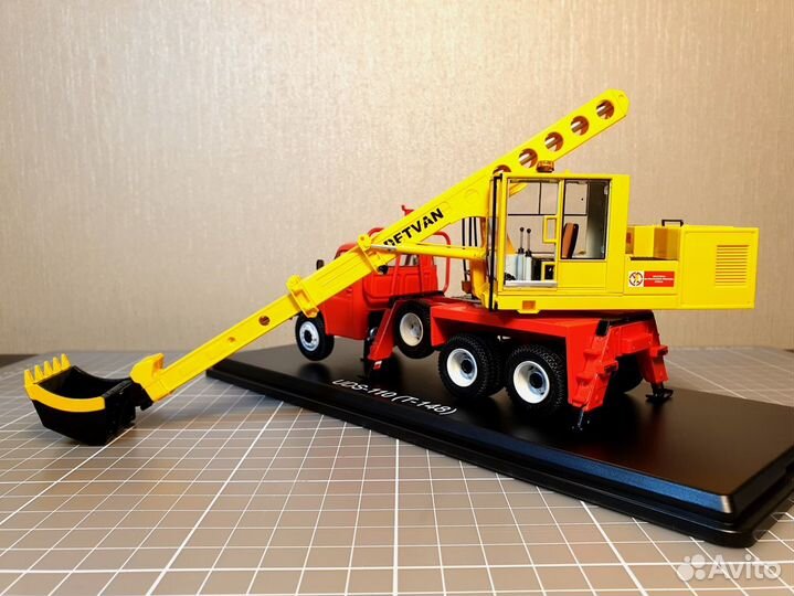 Экскаватор-планировщик UDS-110 на шасси Tatra-148