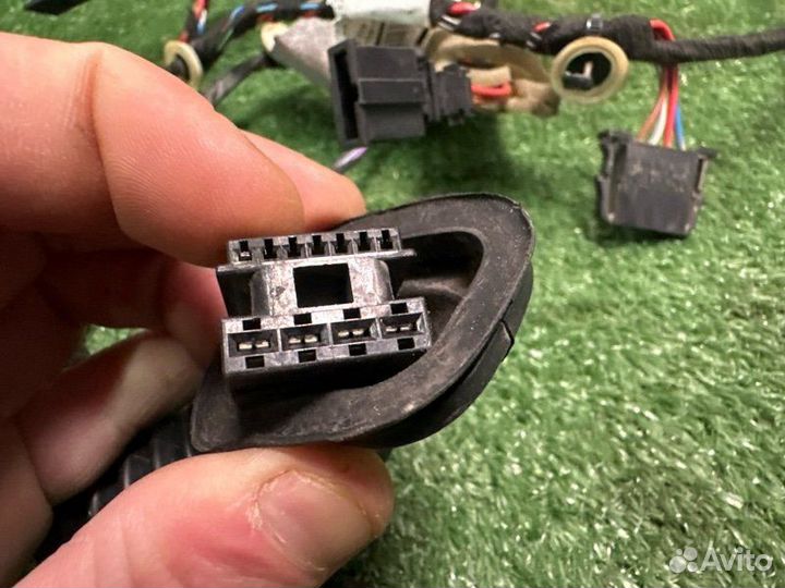 Проводка двери задняя левая Skoda Yeti 1.4 caxa