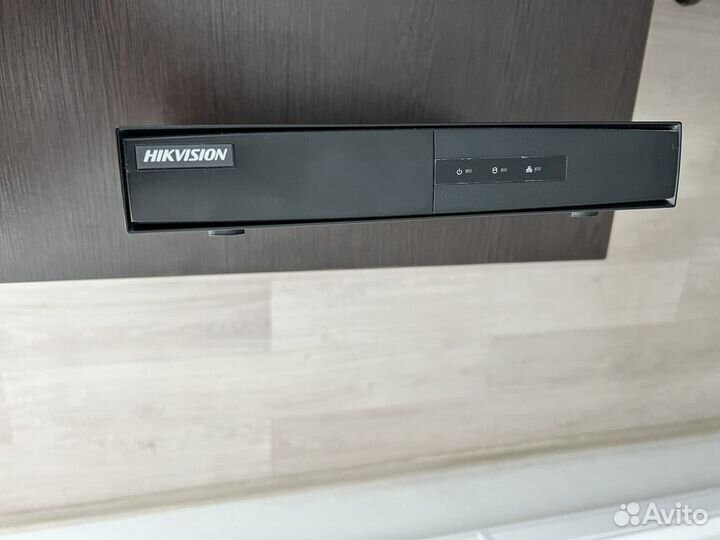 Видеорегистратор Hikvision DS-7104NI-Q1/M
