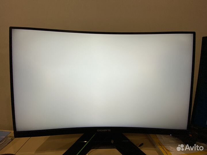 Монитор GigaByte 27