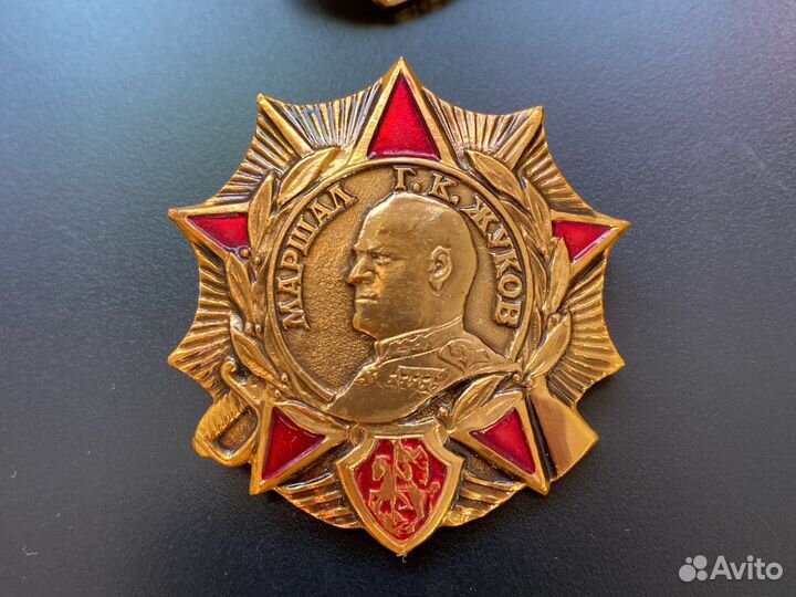 8 штук Значки СССР советские разные листай