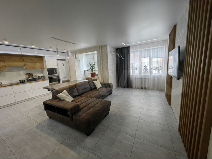 3-к. квартира, 100 м², 3/10 эт.