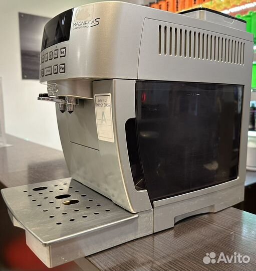 Кофемашина delonghi magnifica s