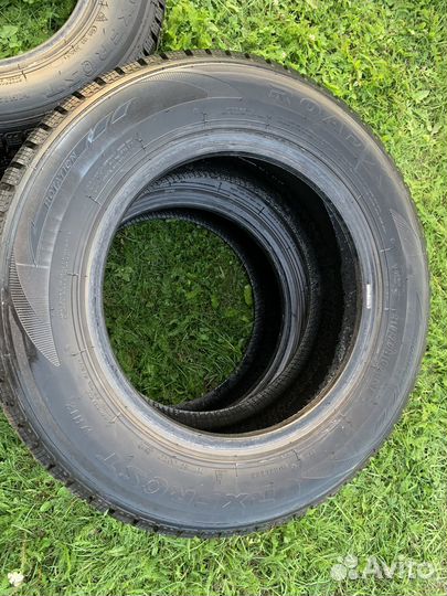 RoadX RX Frost WH12 215/70 R16