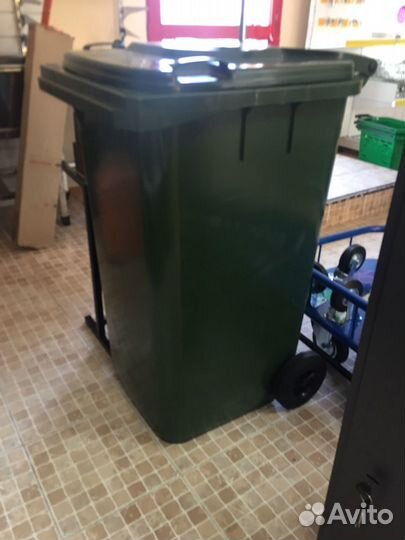 Мусорный контейнер