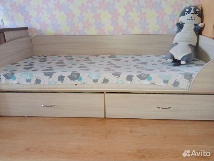 Кровать односпальная