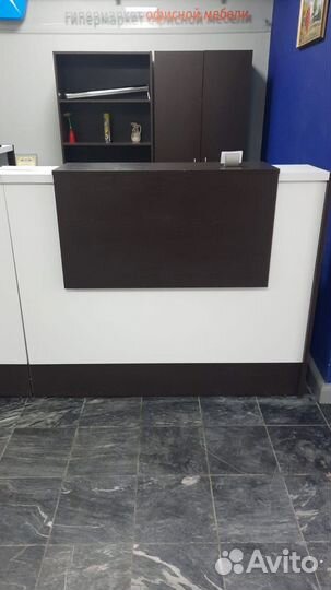 Стойка ресепшн