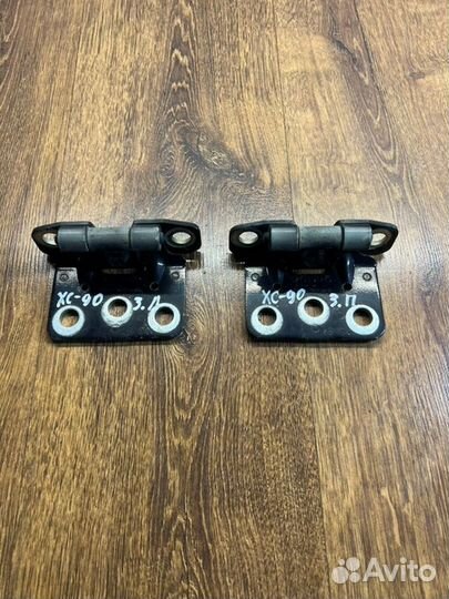 Петля крышки багажника задняя Volvo Xc90