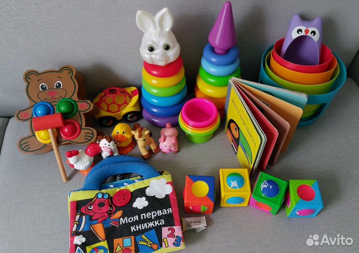 Развивающие игрушки для малышей пакетом
