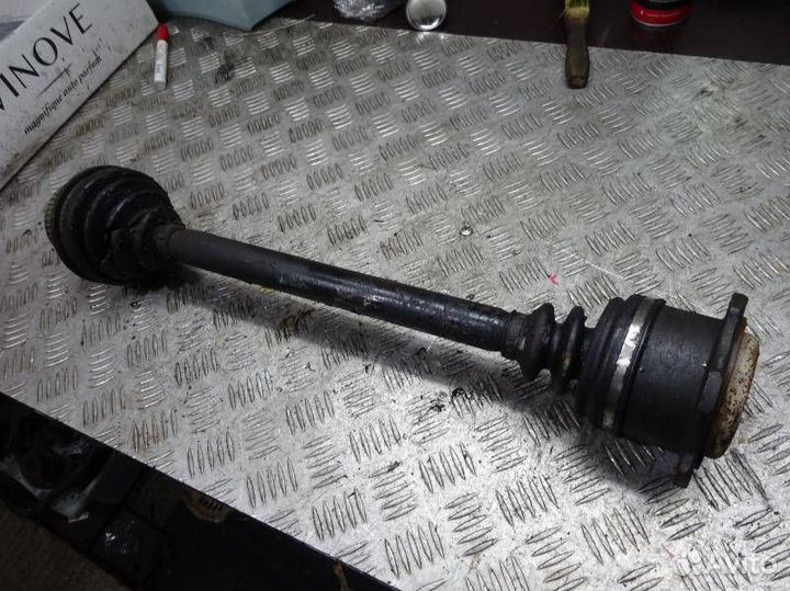 Полуось передняя левая Volkswagen Passat B5 1999