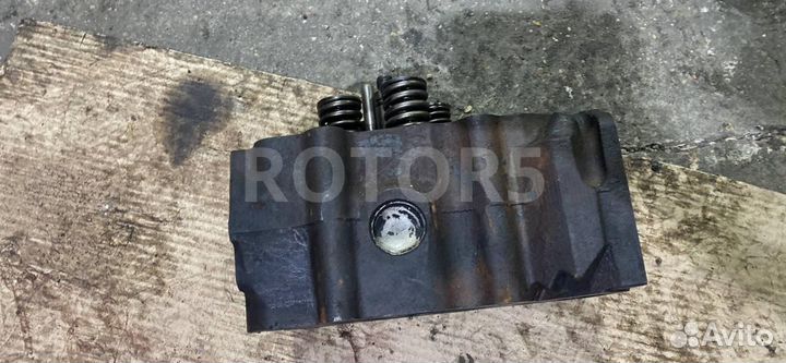 Головка блока цилиндров Scania 124 4 1999 1421743