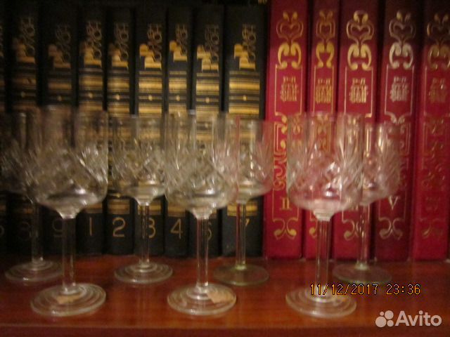 Рюмки хрустальные на ножке