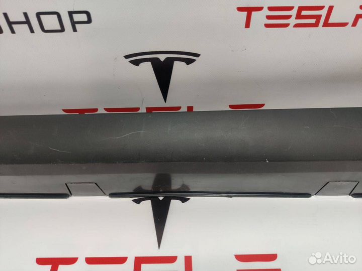 Накладка порога рокерной панели Tesla Model X 2019