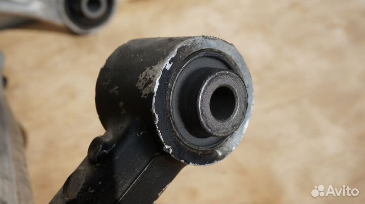 Передние алюминевые рычаги Subaru