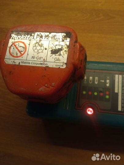 Зарядное устройство Makita DC1414 T