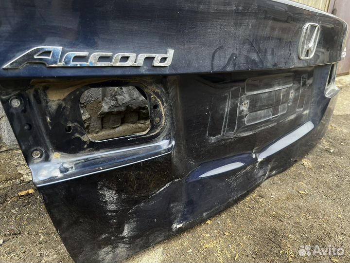 Крышка багажника Xonda accord 8